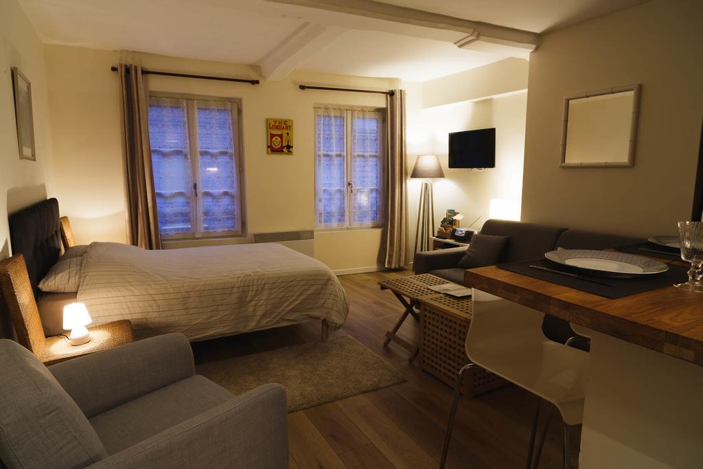 Le Studio Du Gouverneur Honfleur Habitación foto