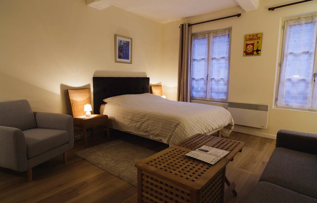 Le Studio Du Gouverneur Honfleur Habitación foto